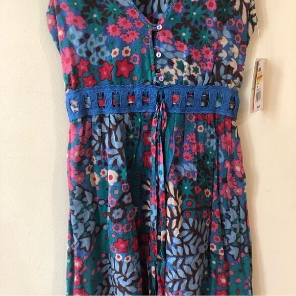 Derek Heart Dress - Picture 2 of 6